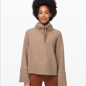 Lululemon retreat yourself pullover xs/s